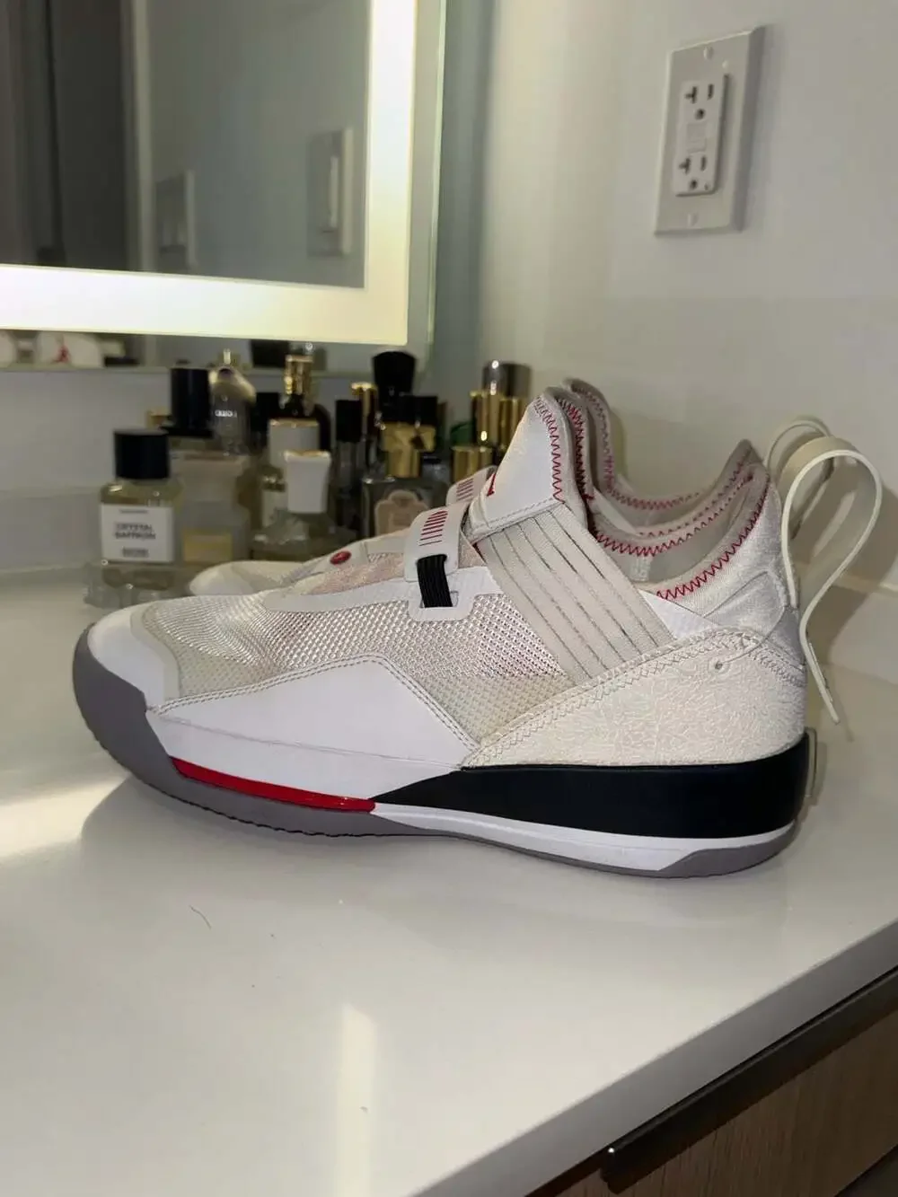 Air Jordan XXXIII SE 'White Cement' Basketball Shoes CD9560-106